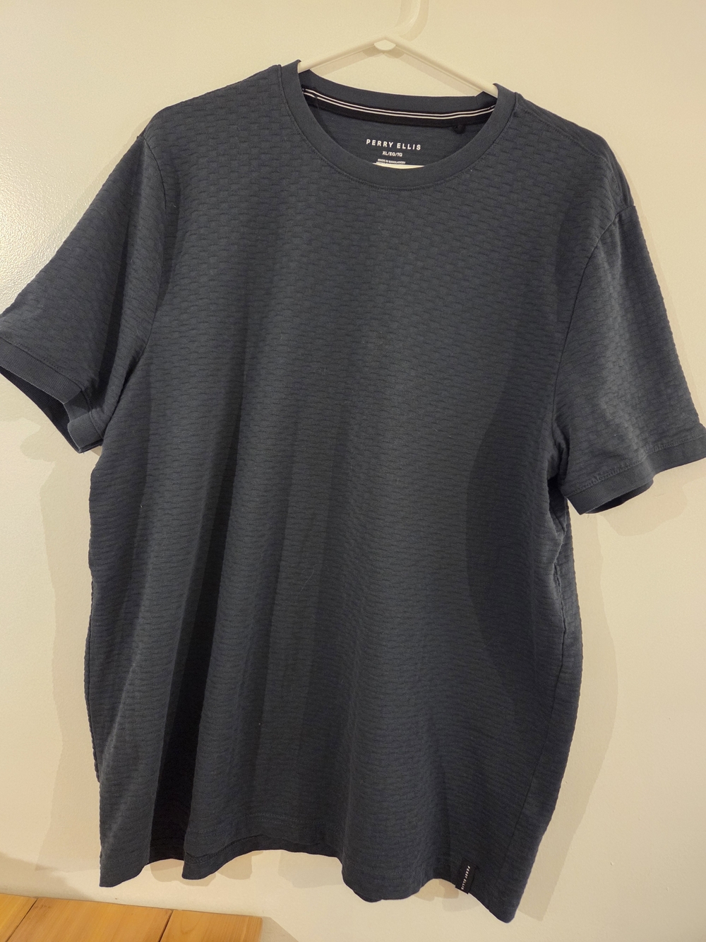 Perry Ellis Men’s Charcoal Textured Short Sleeve Crew Tee